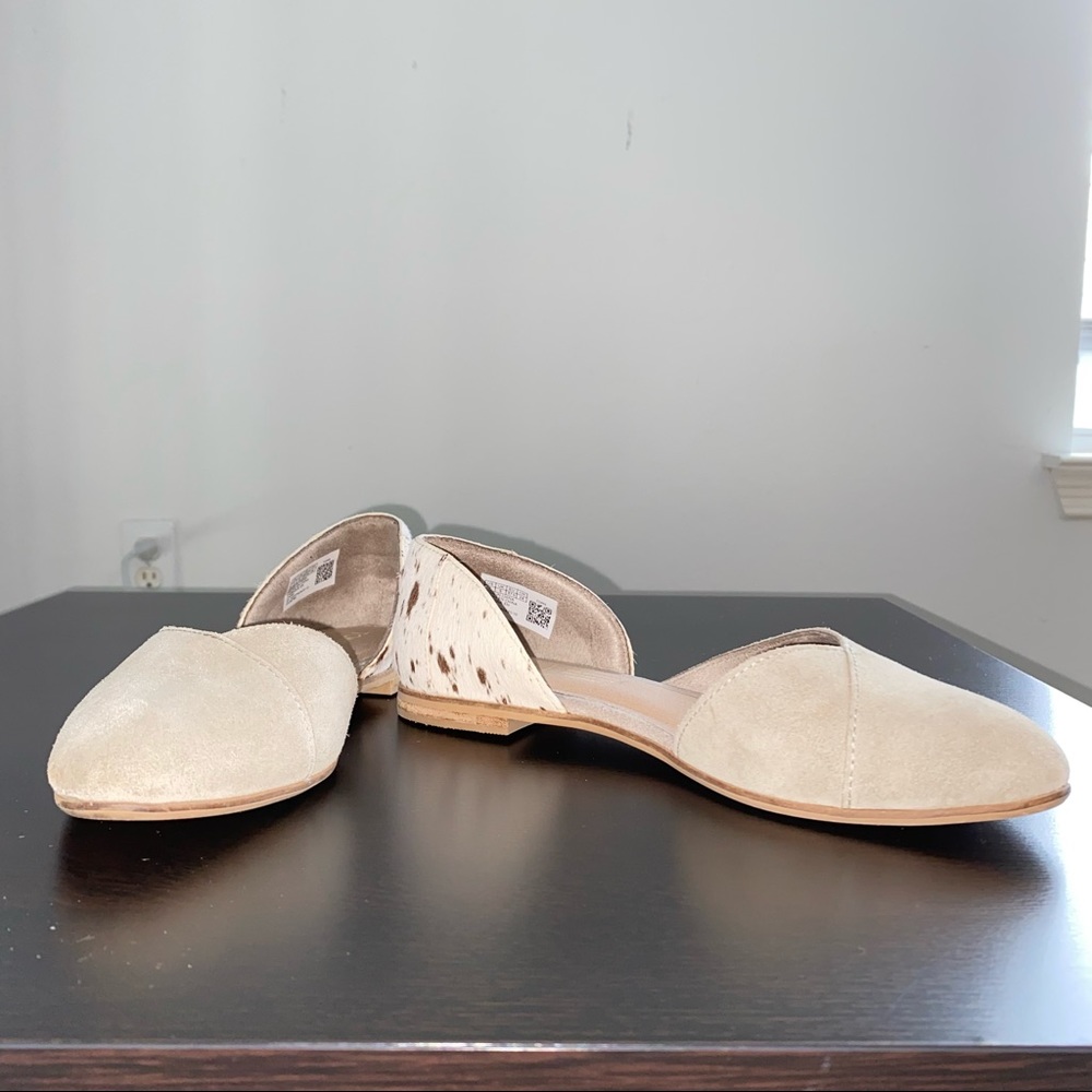 Toms Beige suede slip on flats loafer shoes. Size 7